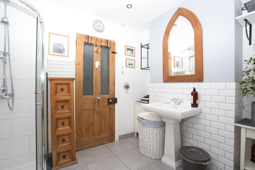 Restful And Cosy 4 Bed Home Minutes From The Beach Sandgate Zewnętrze zdjęcie