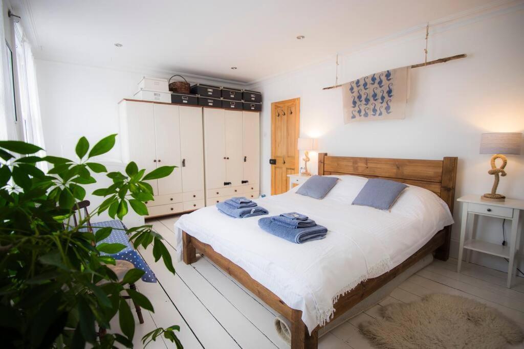 Restful And Cosy 4 Bed Home Minutes From The Beach Sandgate Zewnętrze zdjęcie