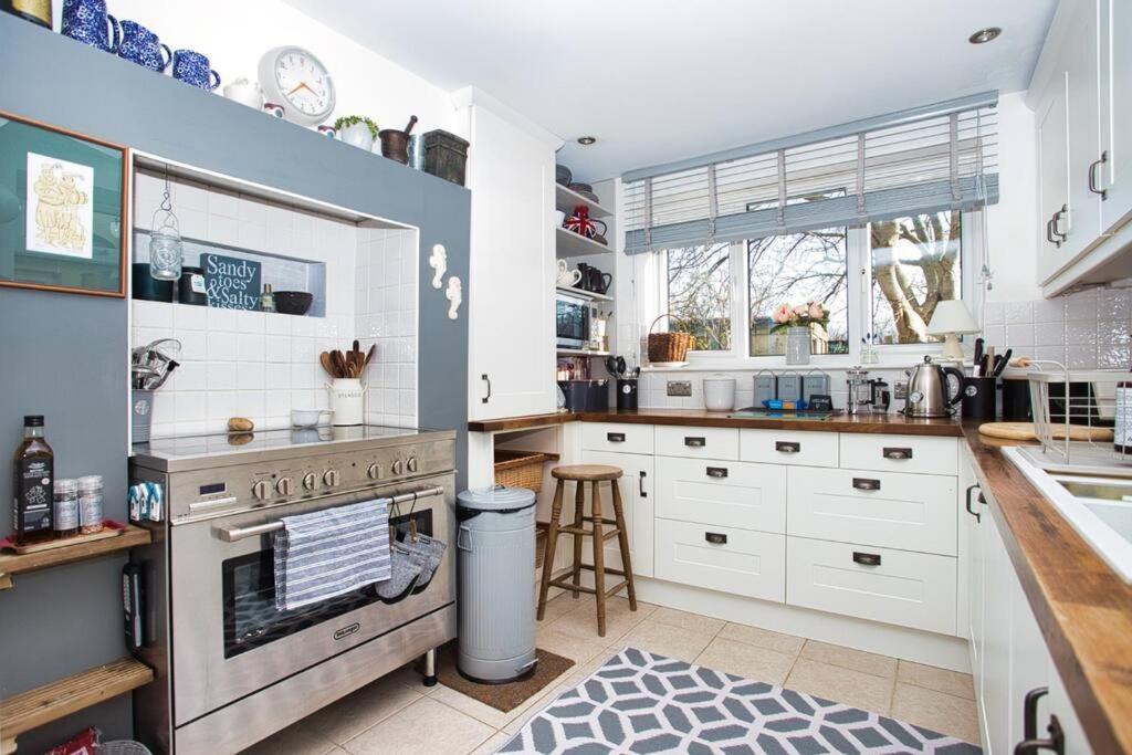 Restful And Cosy 4 Bed Home Minutes From The Beach Sandgate Zewnętrze zdjęcie