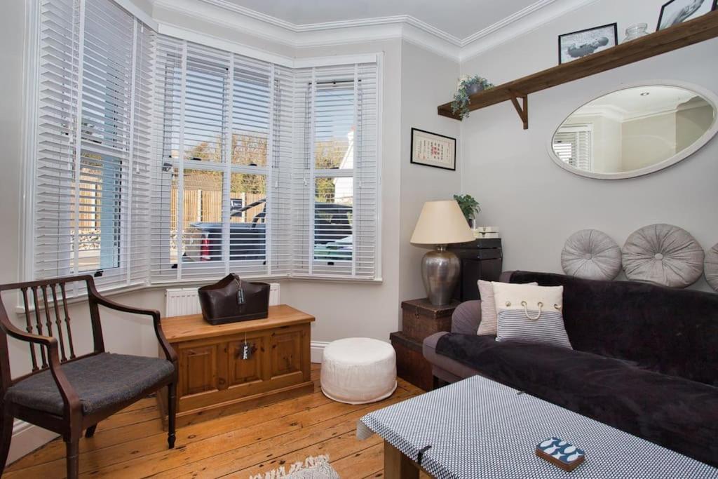 Restful And Cosy 4 Bed Home Minutes From The Beach Sandgate Zewnętrze zdjęcie